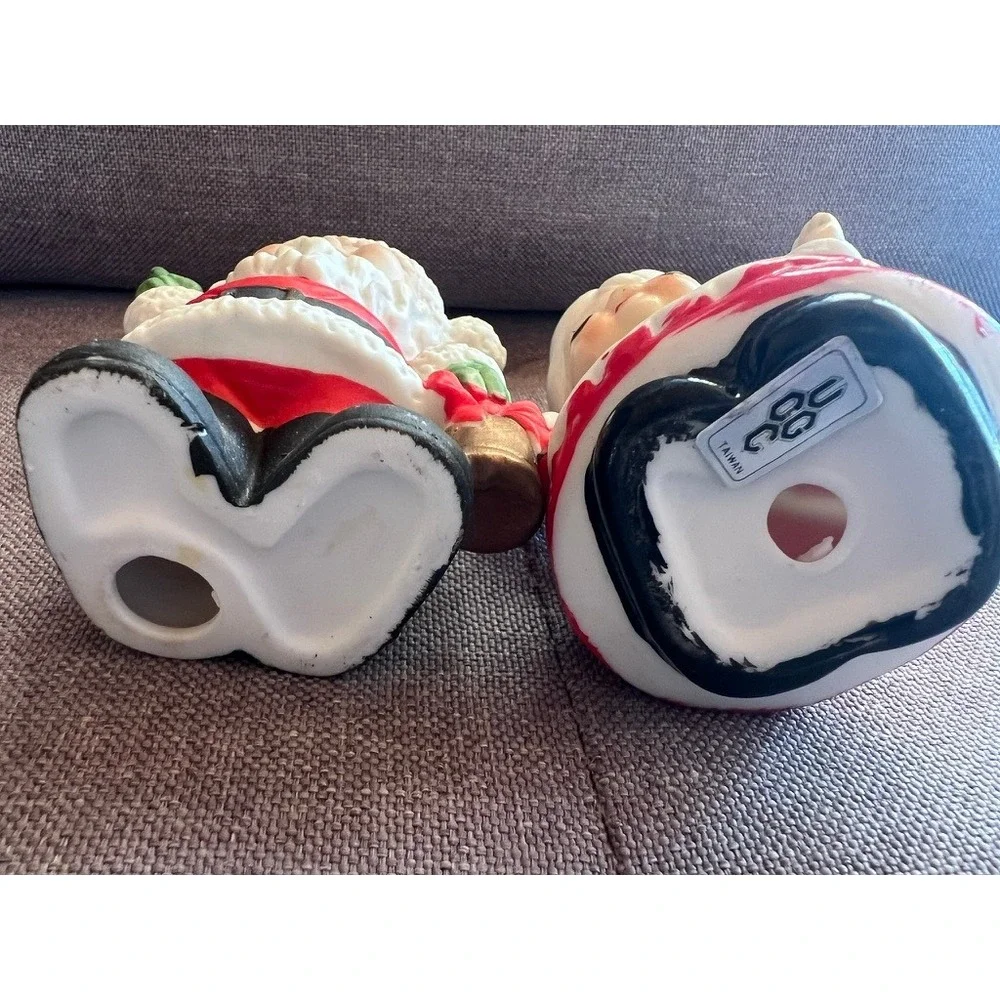 CGC Vintage Santa and Mrs Claus Figurines 4.5in Red Ceramic Winking Kitsch Set
